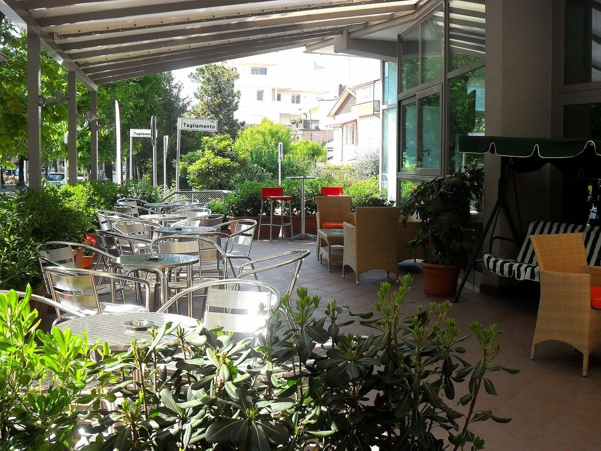 Hotel Etoile Rimini Exterior foto