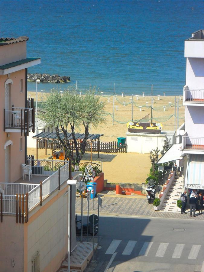 Hotel Etoile Rimini Exterior foto