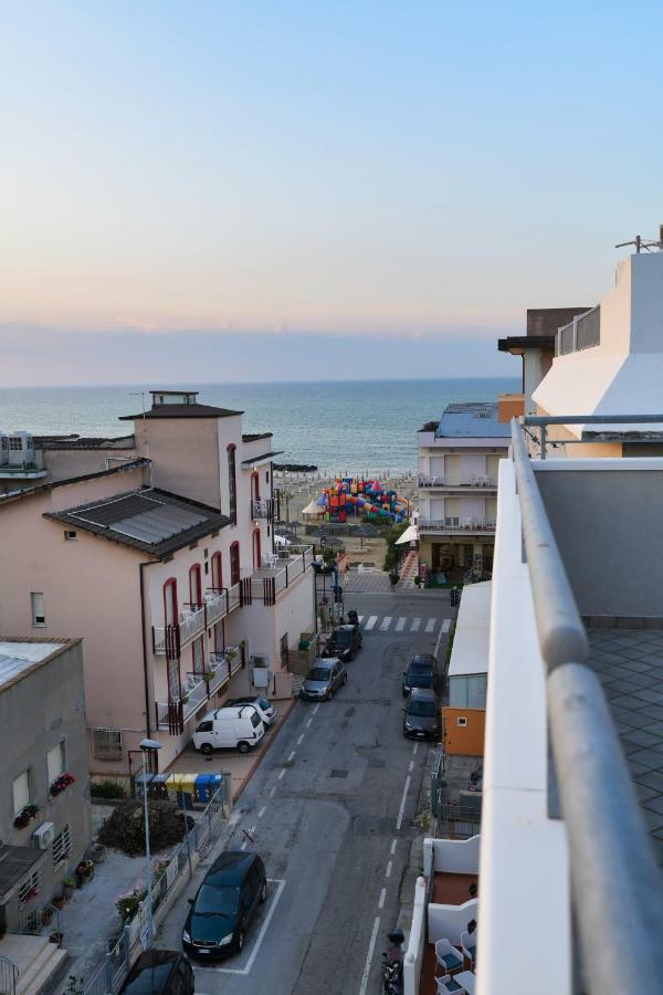 Hotel Etoile Rimini Exterior foto
